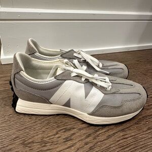 New Balance 327 kids 4.5 women’s 6